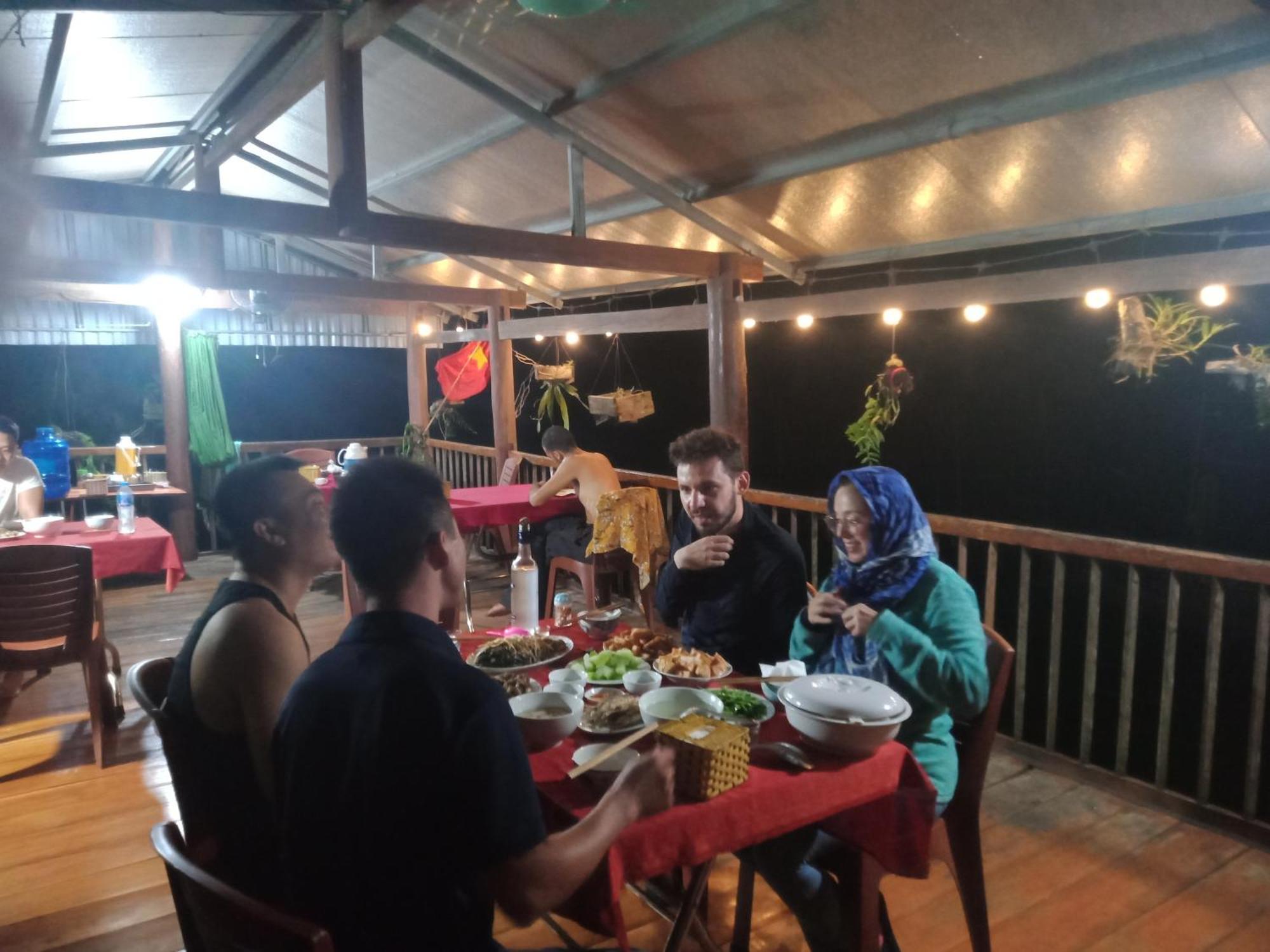 Tran Xuan Homestay Ba Be Esterno foto